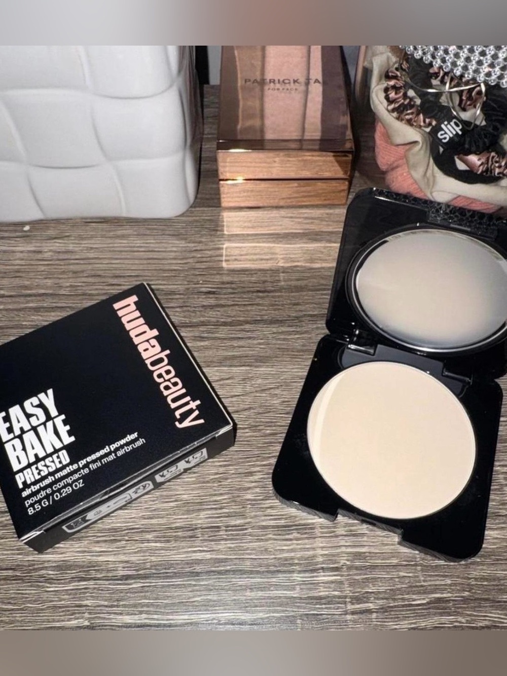 HUDA BEAUTY PRESSED POWDER 🍰